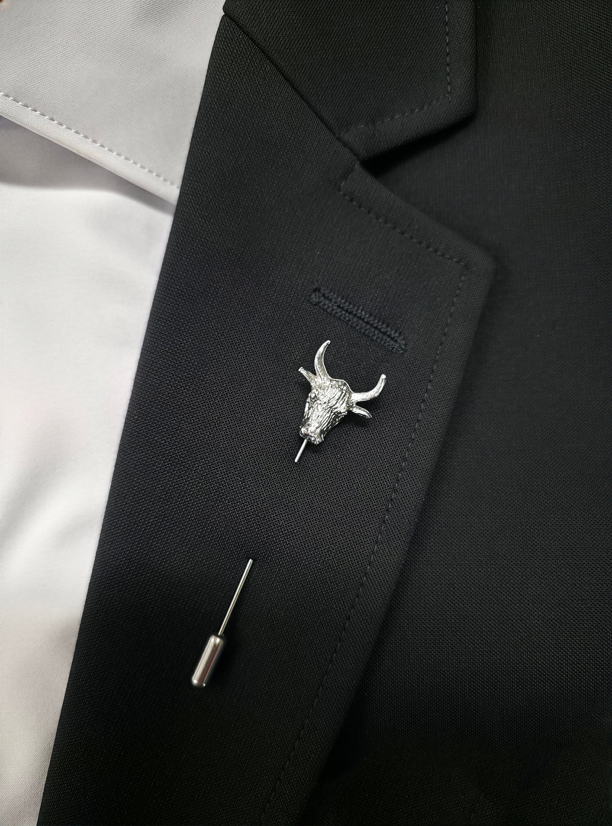 Men's lapel pin