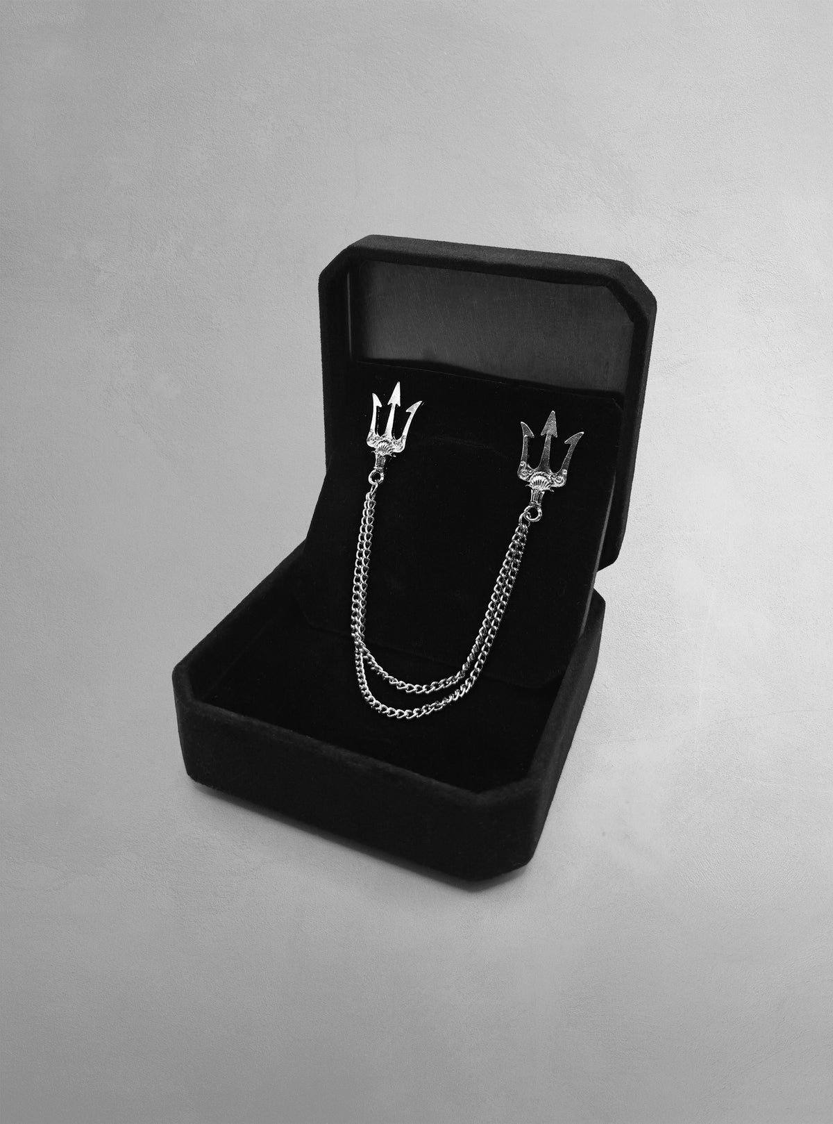 Men's lapel pin